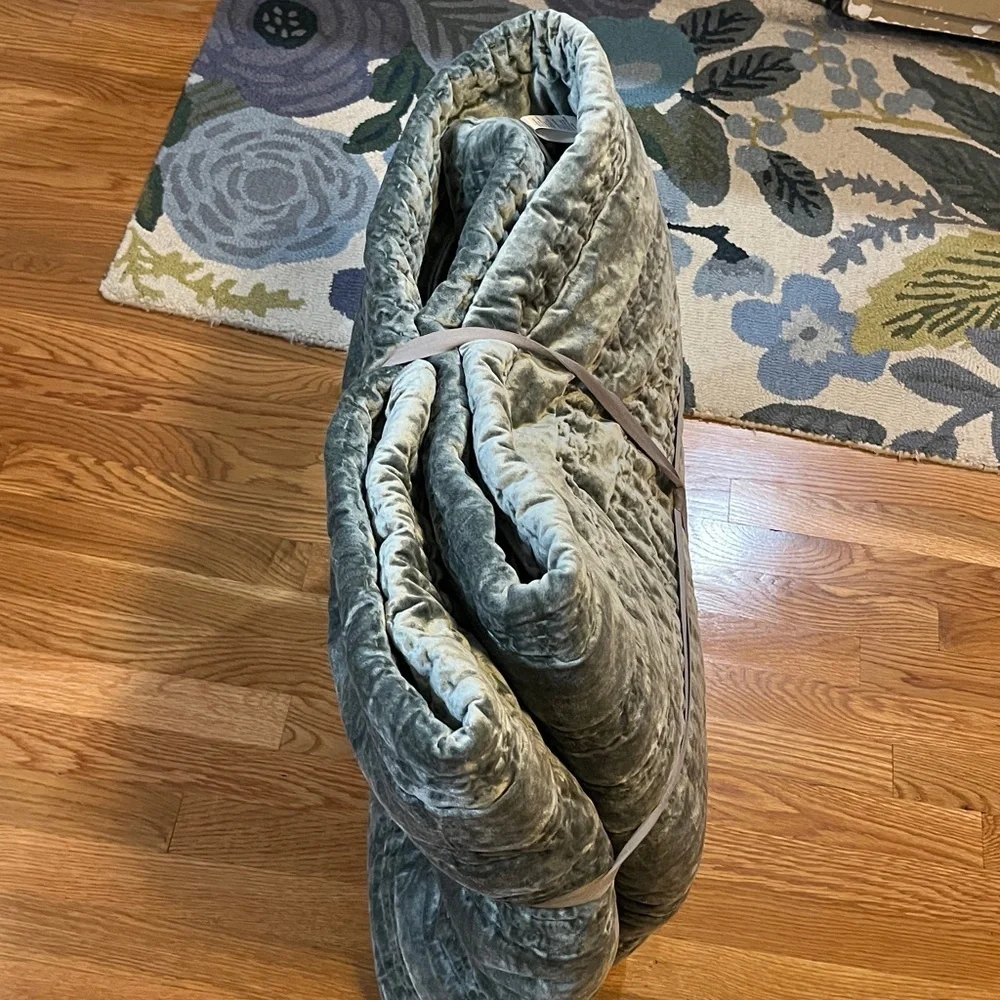 Anthropologie Lustered Velvet Alastair Quilt Size Queen NWT